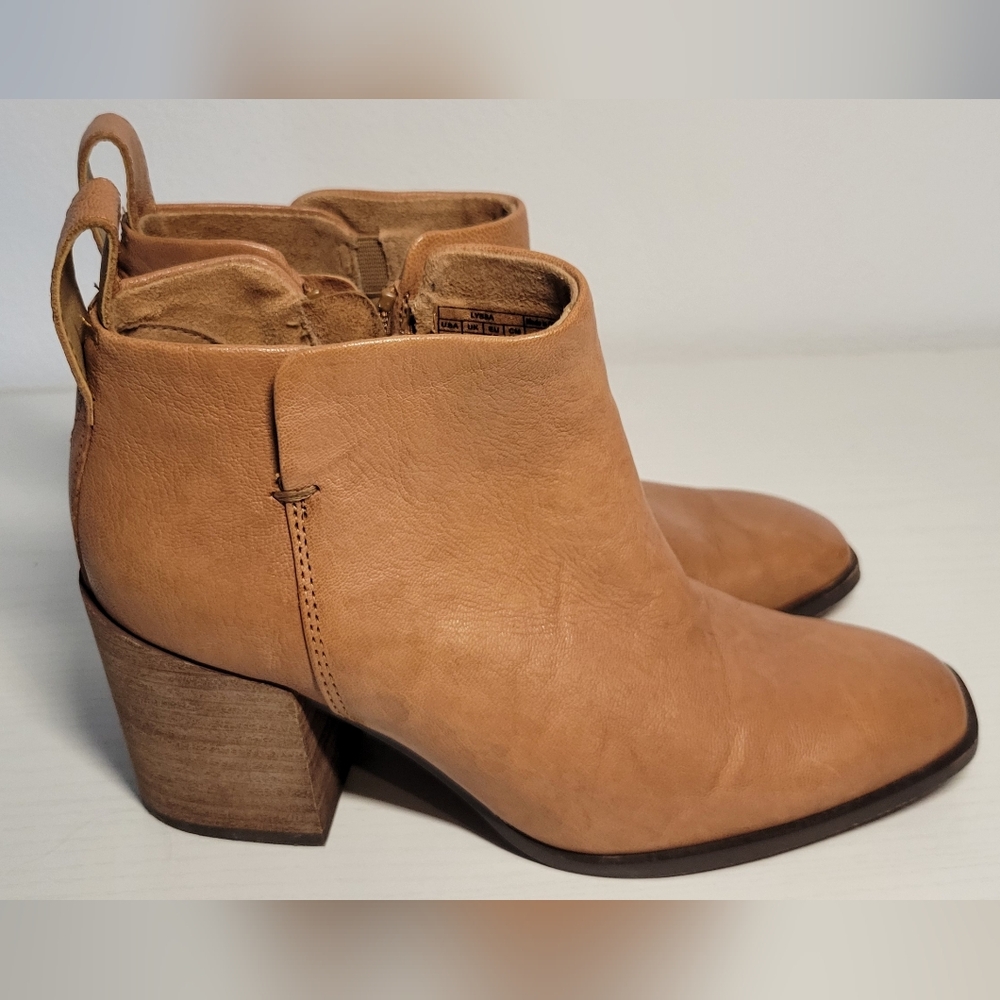 Vionic Lyssa Ankle Boot